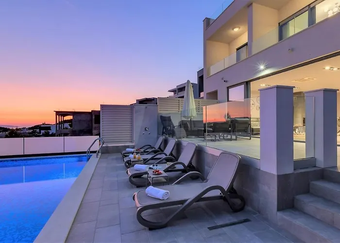 别墅 Grace 2 Luxury In Makarska, Private Pool 马卡尔斯卡