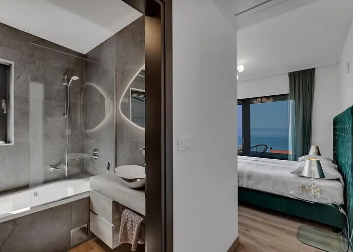 别墅 Grace 2 Luxury In Makarska, Private Pool *