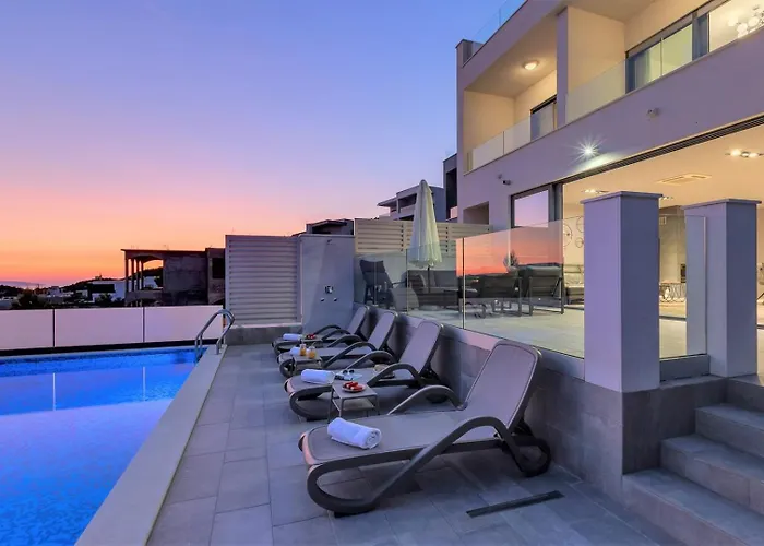 别墅 Grace 2 Luxury In Makarska, Private Pool 马卡尔斯卡